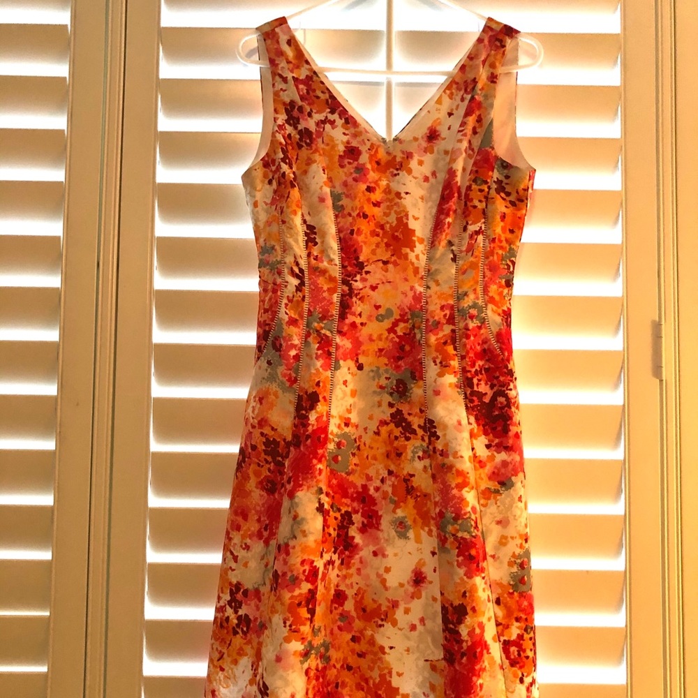 Worn Twice Tahari V Neck Floral Dress, Size 4